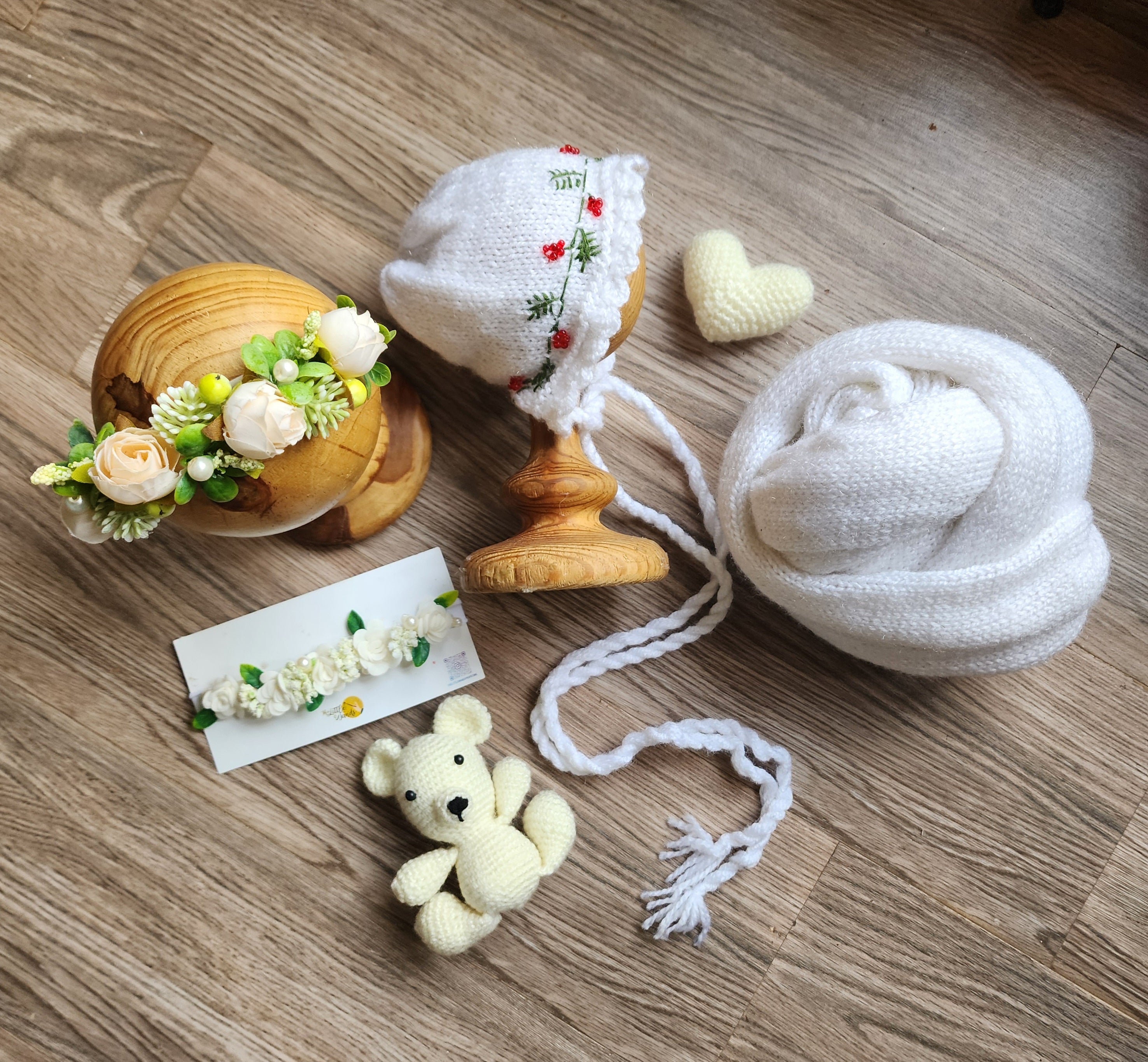 Knitted Wrap & Cap Set Type 3 - Embroidered