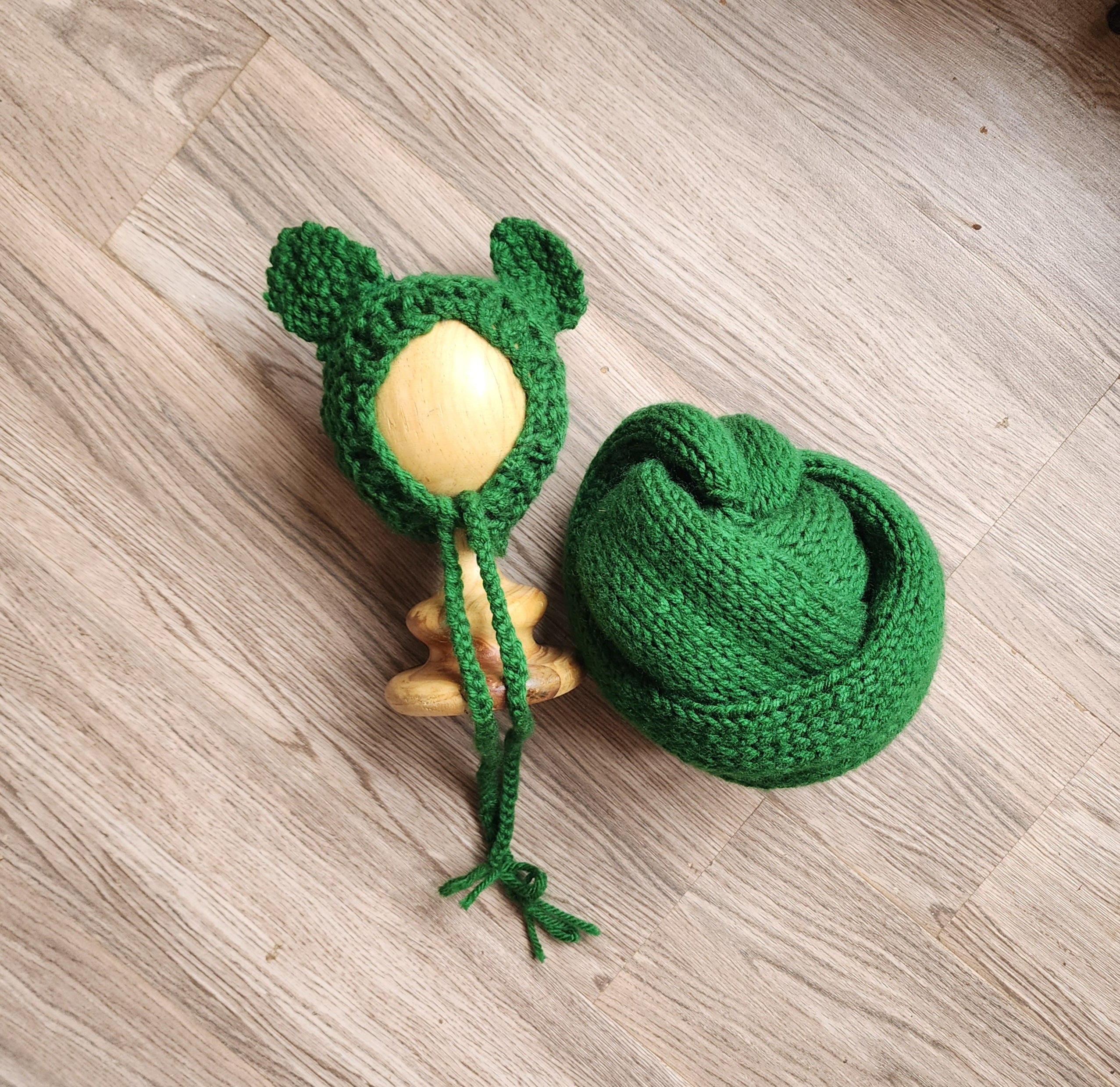 Knitted Wrap & Cap Set Type 4