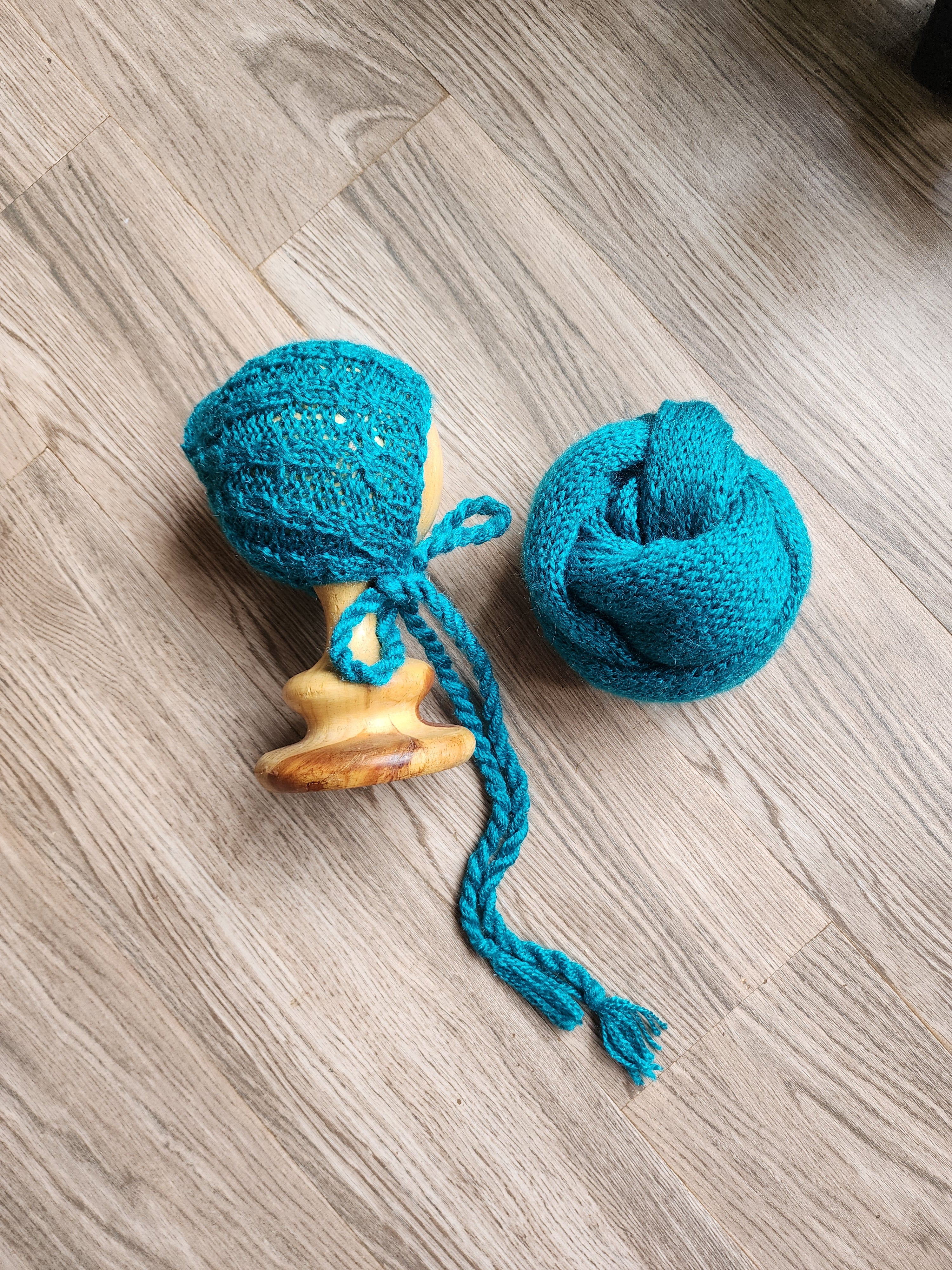 Knitted Wrap & Cap Set Type 4