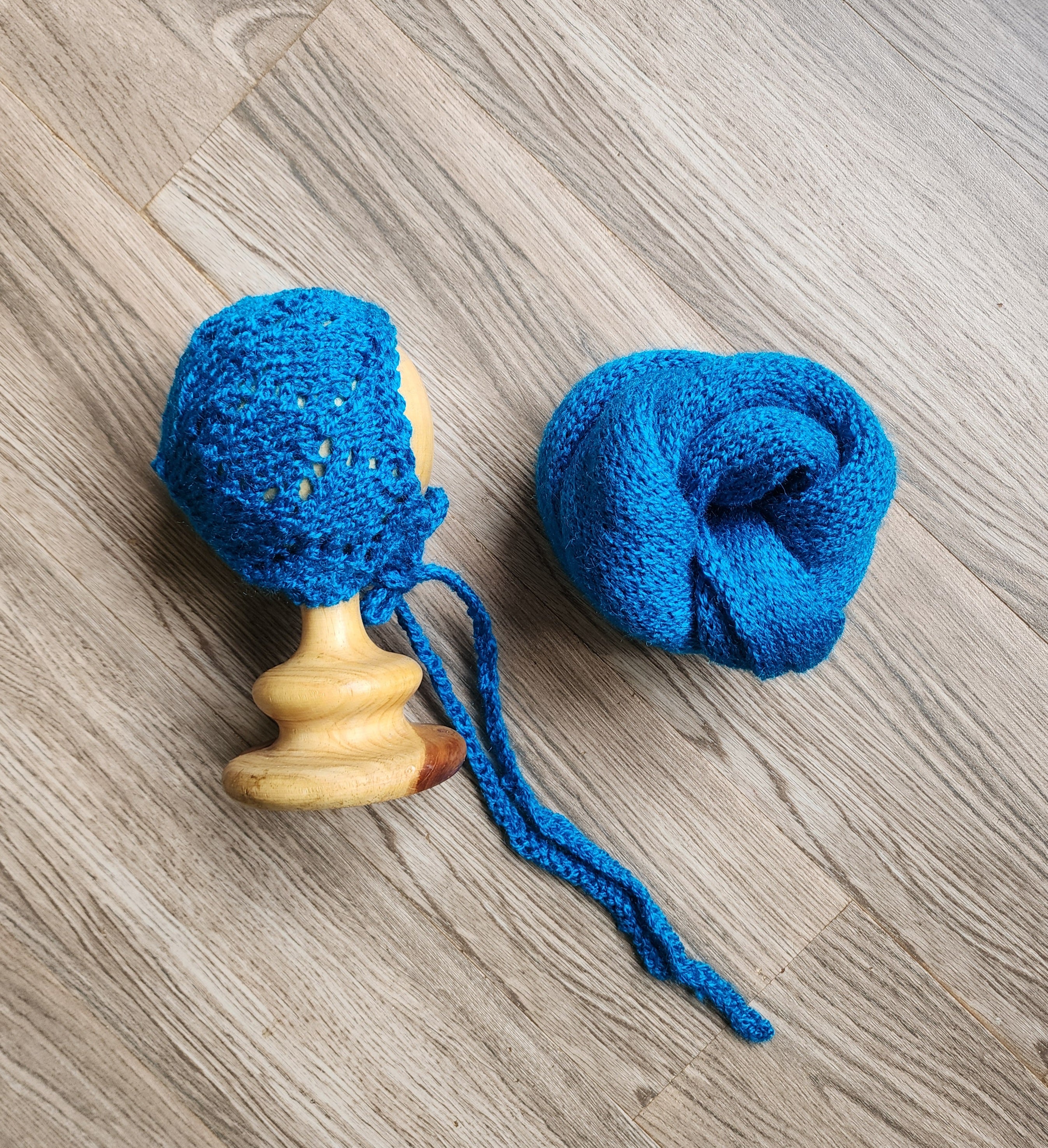 Knitted Wrap & Cap Set Type 4