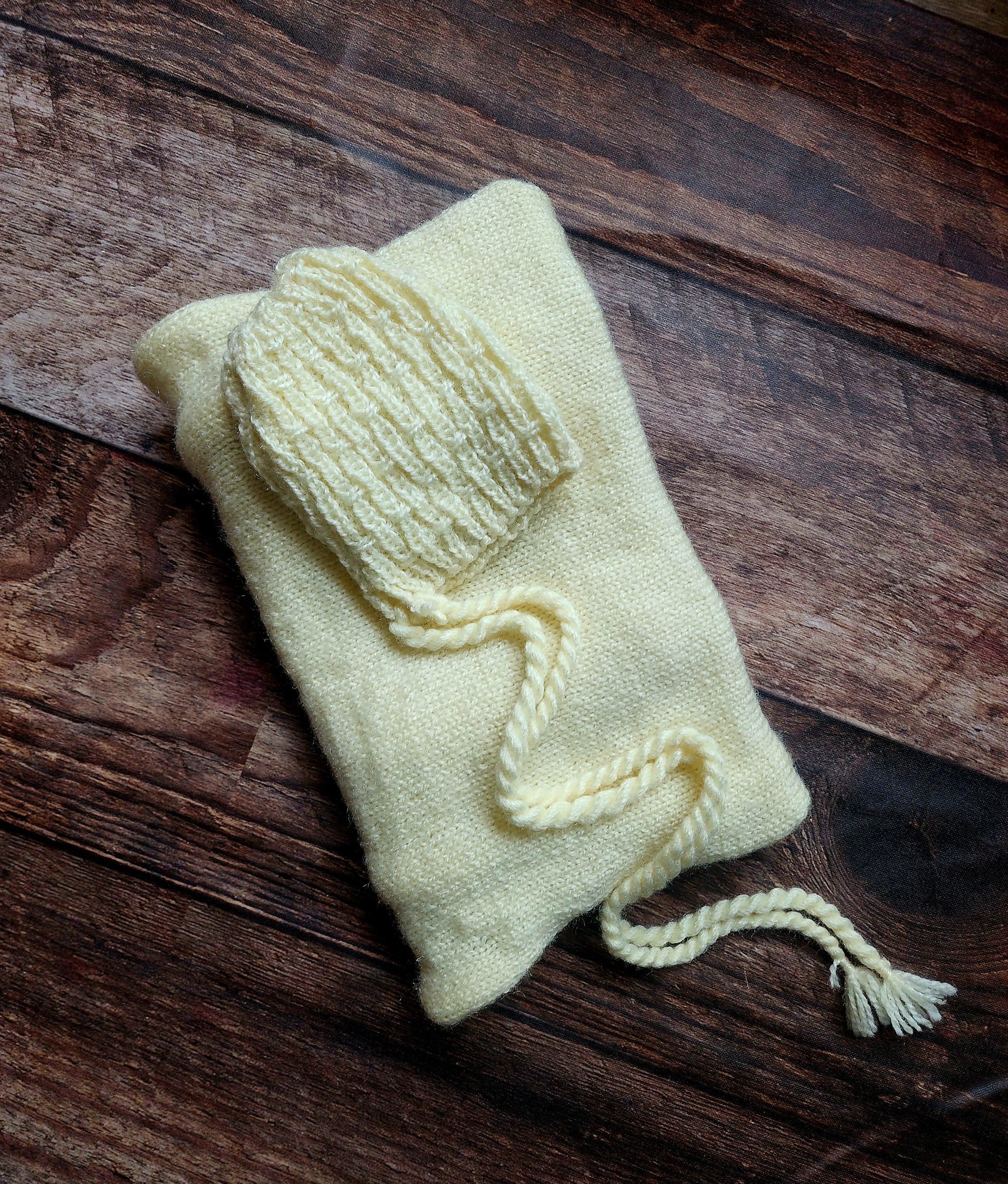 Knitted Wrap & Cap Set Type 1